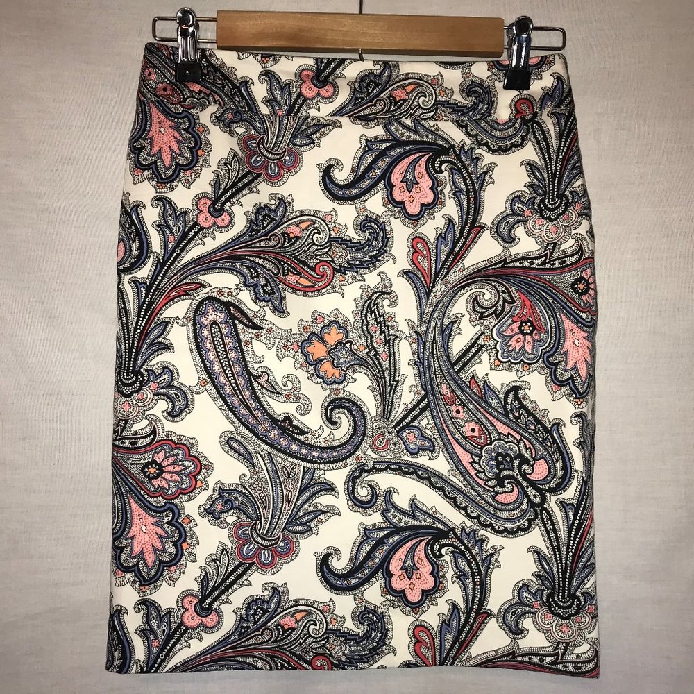 Ann Taylor 2P Cream, Navy, Pink Floral Lined Skirt
